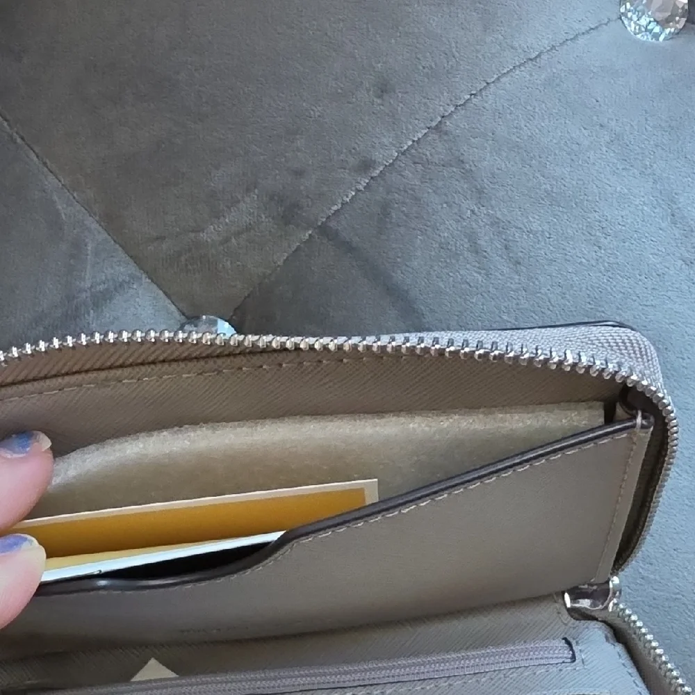 Michael Kors light silver-gray zip wristlet wallet - Picture 3 of 4